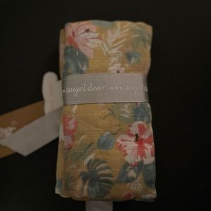 NWT Angel Dear Swaddle
